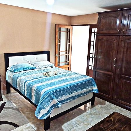 Bed and Breakfast Residencial Moroni - Alojamiento En Cochabamba Exterior foto