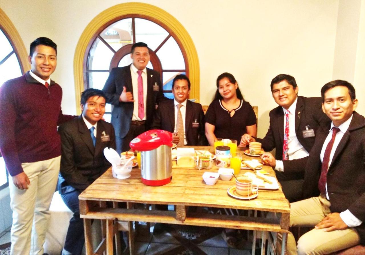 Bed and Breakfast Residencial Moroni - Alojamiento En Cochabamba Exterior foto