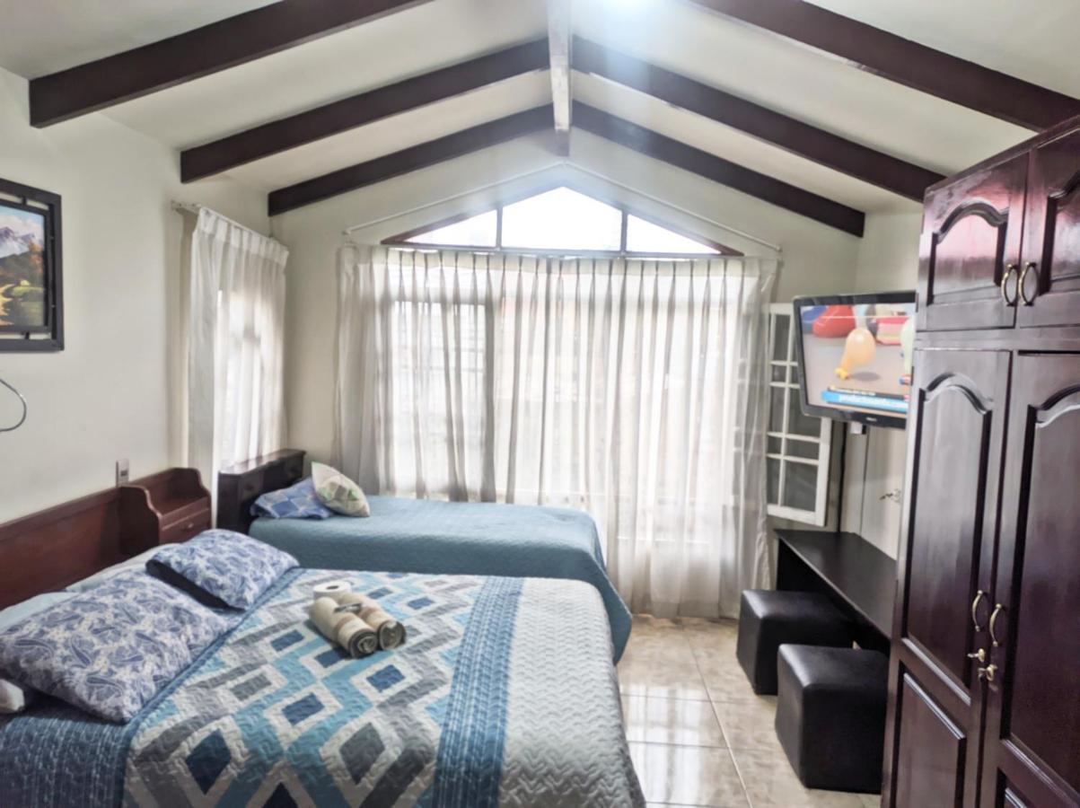 Bed and Breakfast Residencial Moroni - Alojamiento En Cochabamba Exterior foto