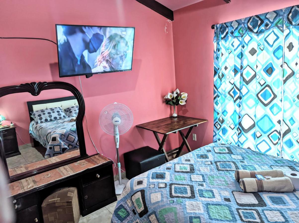 Bed and Breakfast Residencial Moroni - Alojamiento En Cochabamba Exterior foto