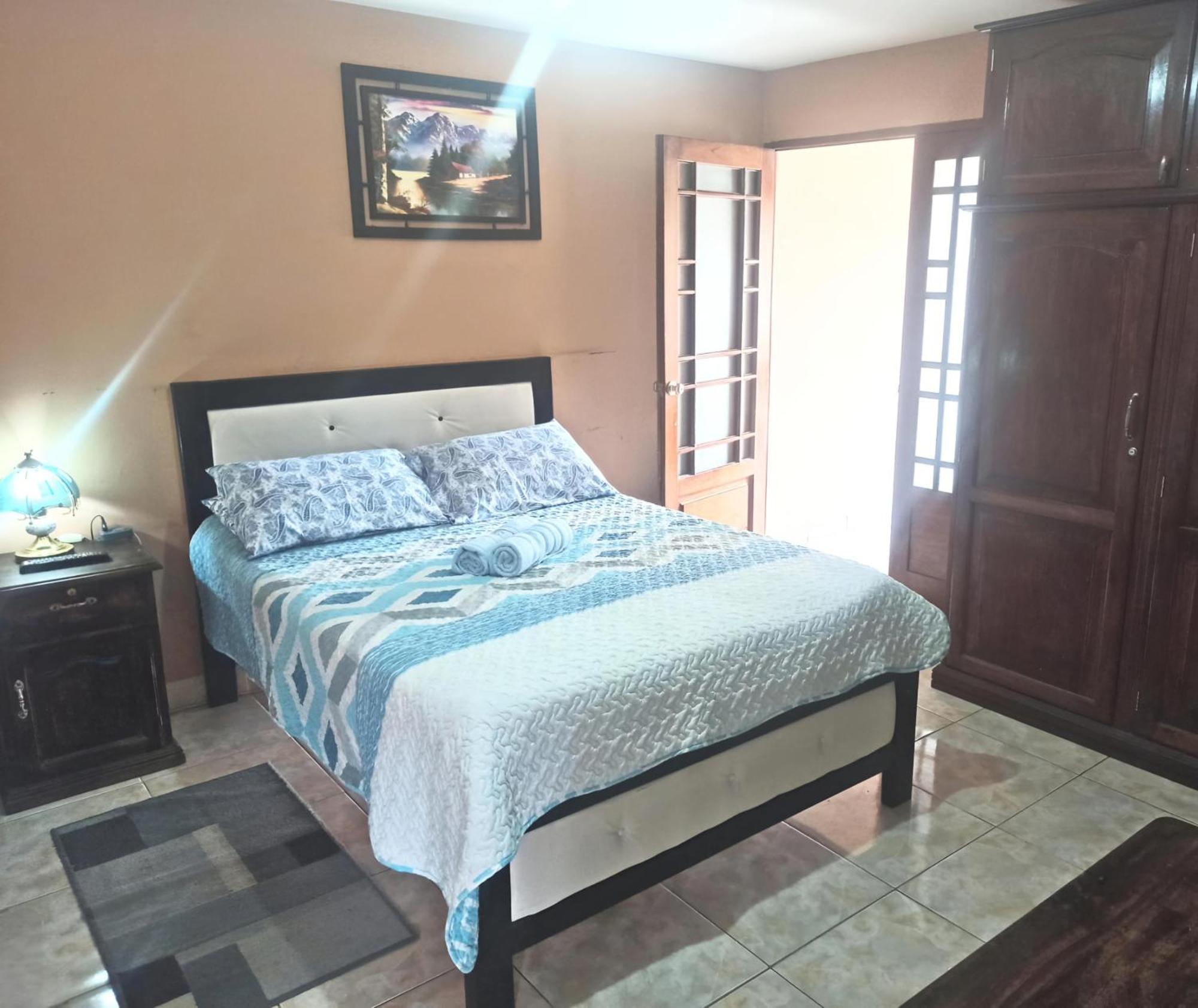 Bed and Breakfast Residencial Moroni - Alojamiento En Cochabamba Exterior foto