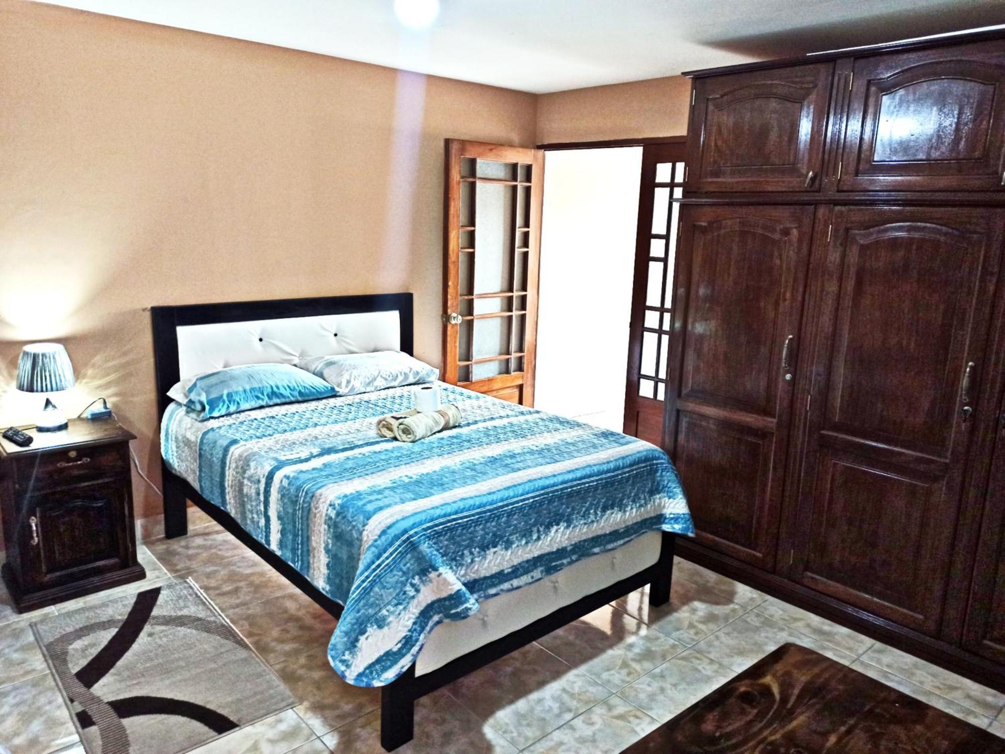 Bed and Breakfast Residencial Moroni - Alojamiento En Cochabamba Exterior foto